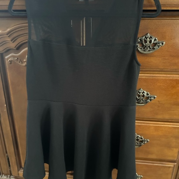 New look black zippered sleeveless top. - Picture 9 of 9
